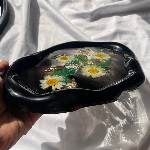 FLORAL BLOB CATCH-ALL TRAY IN BLACK