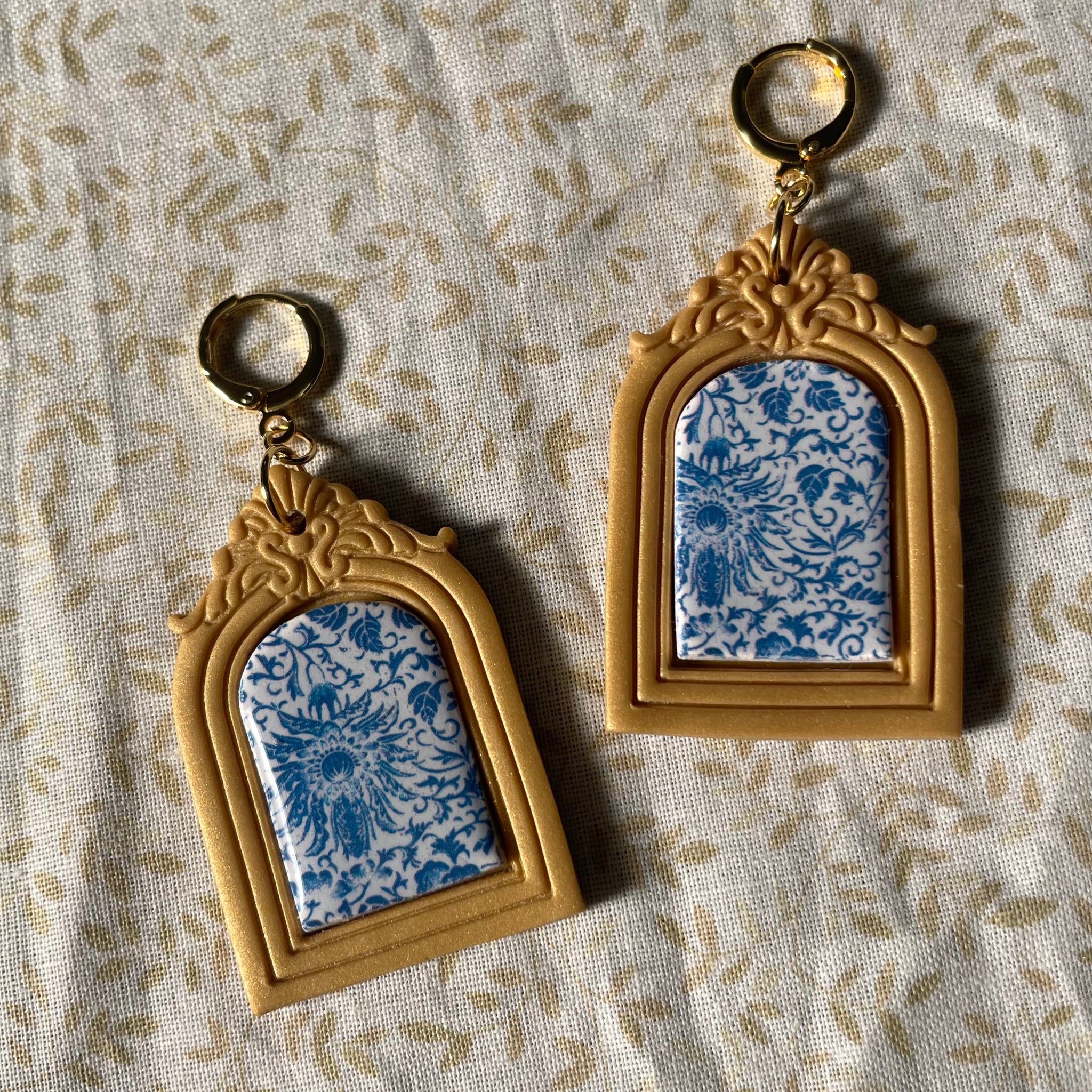 Royal Blue Floral Vintage Golden Frames