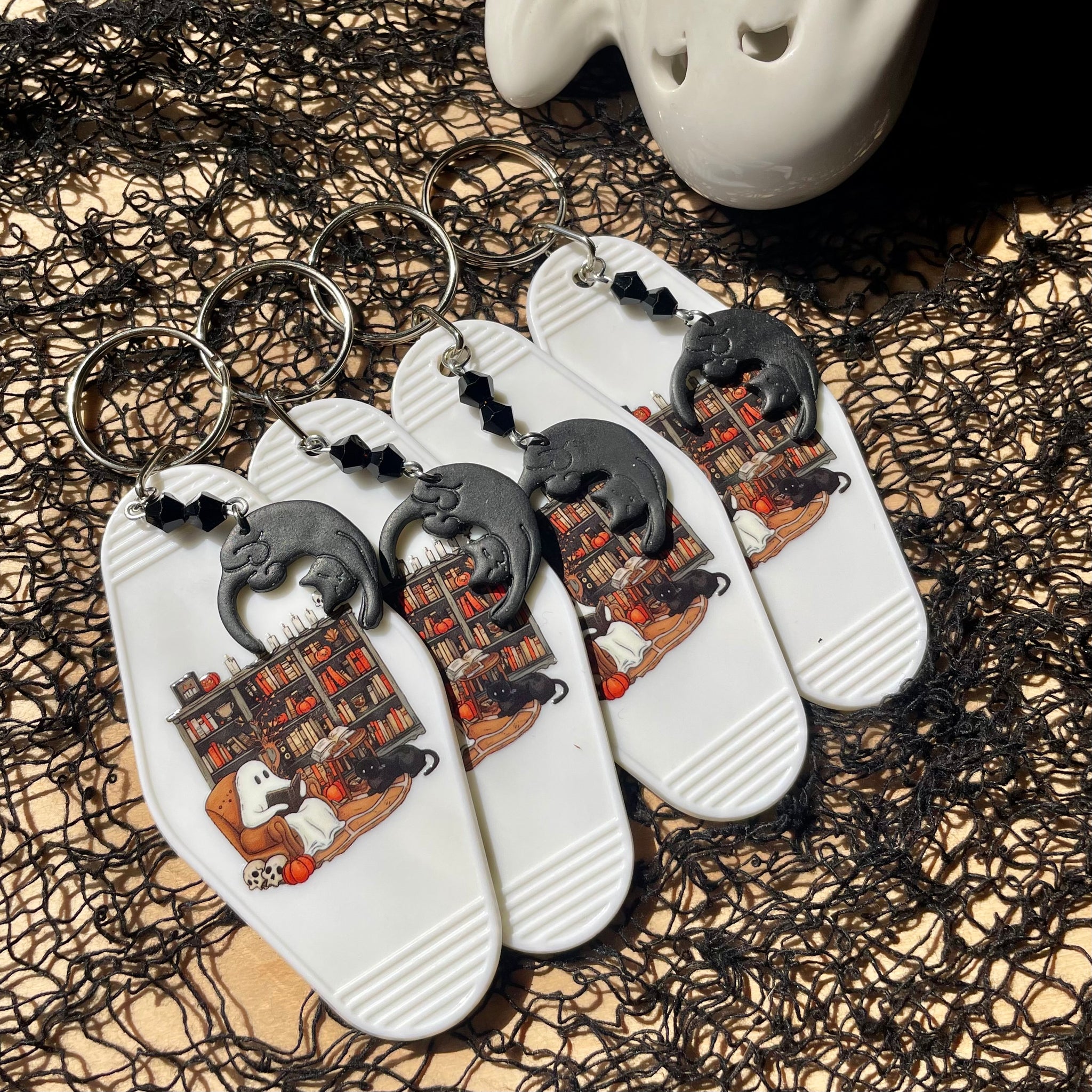 COZY GHOST -- MOTEL KEYCHAIN