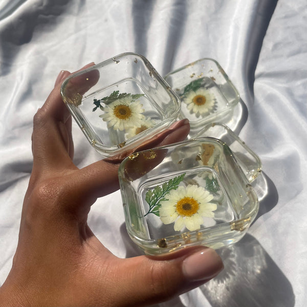 CLEAR DAISY RING DISH