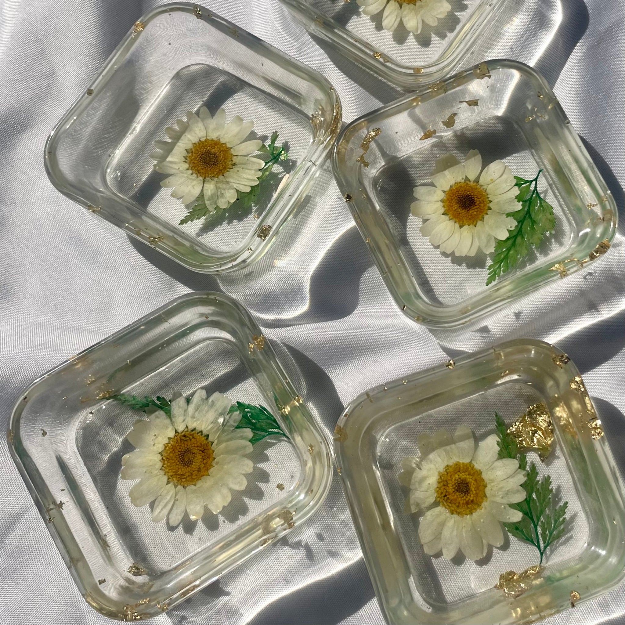 CLEAR DAISY RING DISH