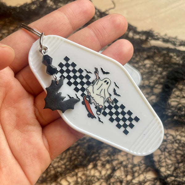 SKATER GHOST-- MOTEL KEYCHAIN